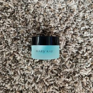 Mary Kay Indulge Soothing Eye Gel